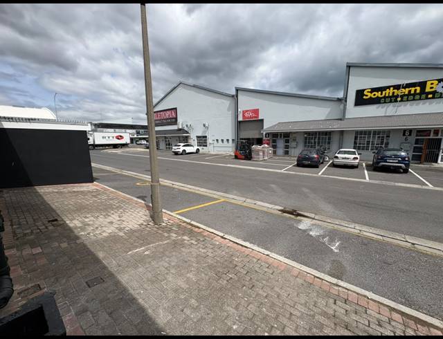 200M² RETAIL TO LET IN GANTS PLAZA